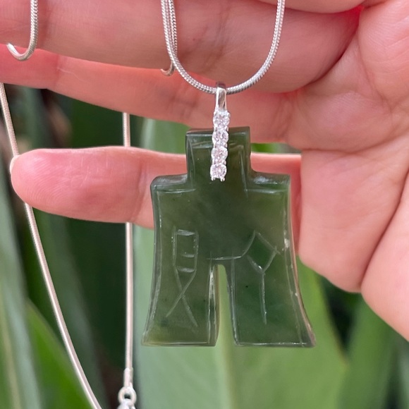 Large hand carved natural nephrite jade cz solid sterling silver pendant & chain - Picture 1 of 9